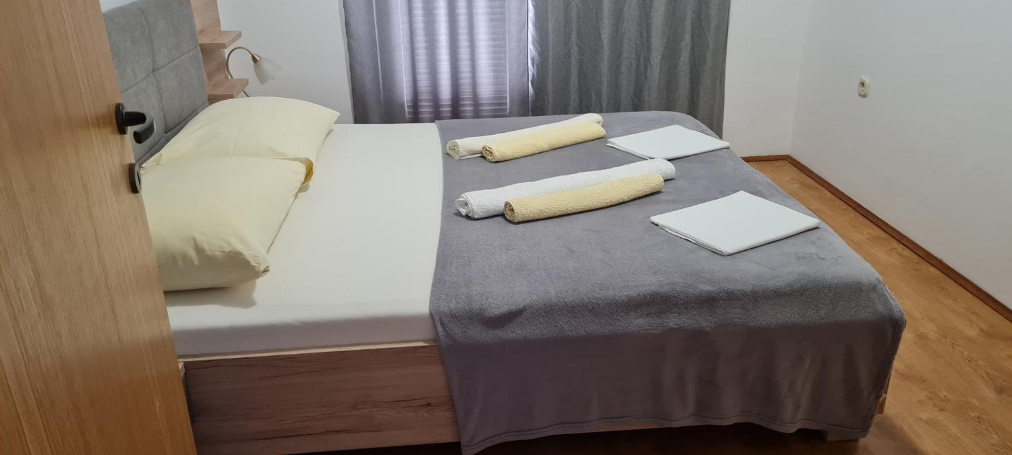 Apartments Dinko