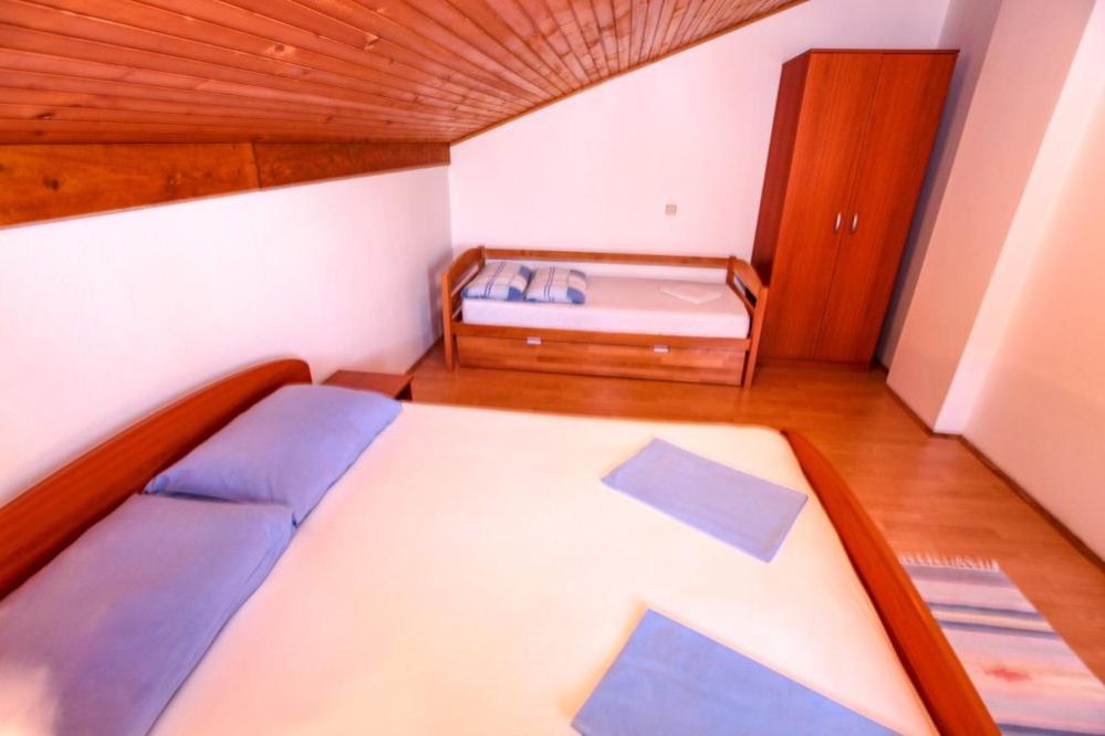Apartments Dinko