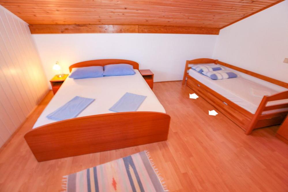 Apartments Dinko
