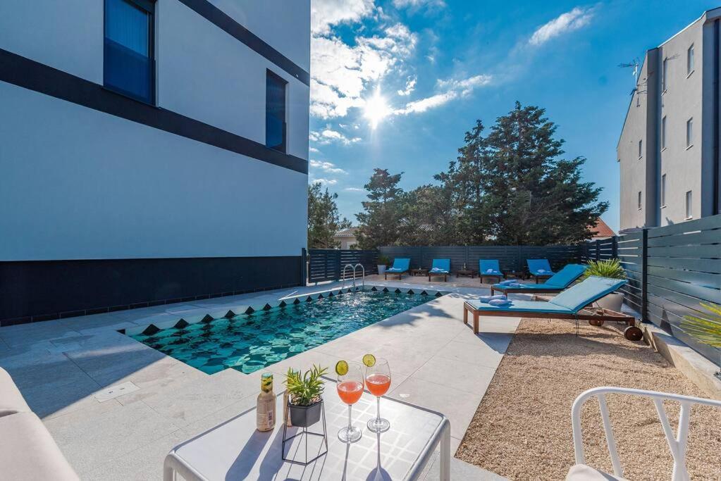 Villa Isola 1, luxury apartment with a pool view 4