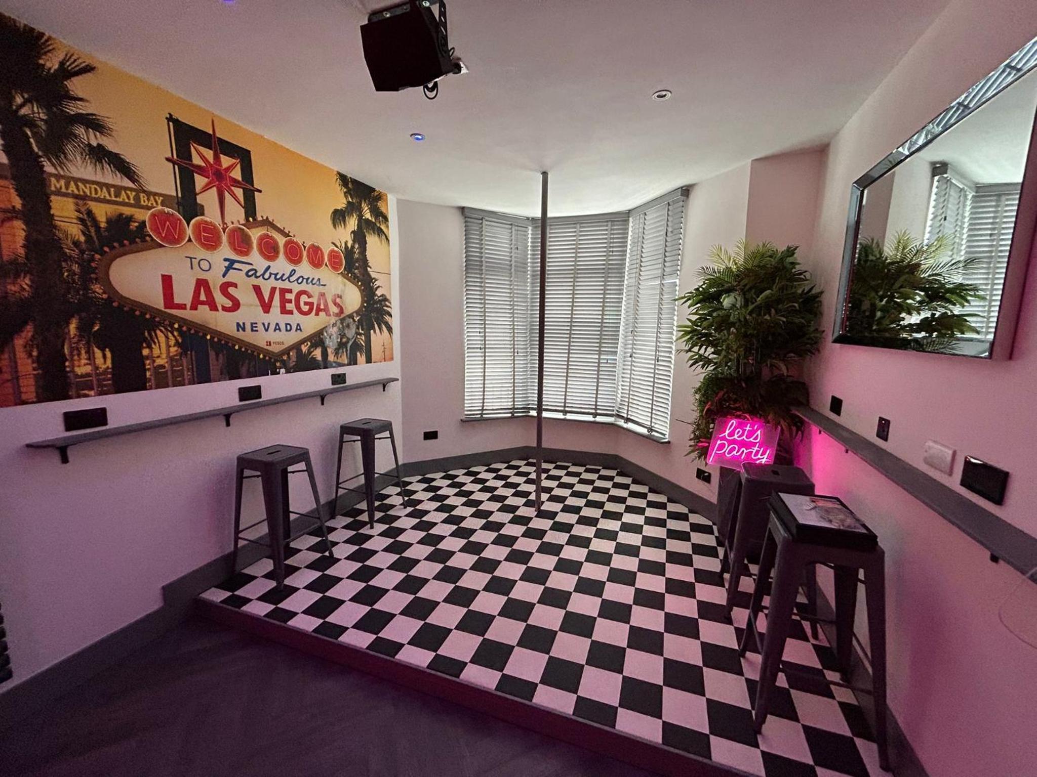 The White House Vegas Suites view 3