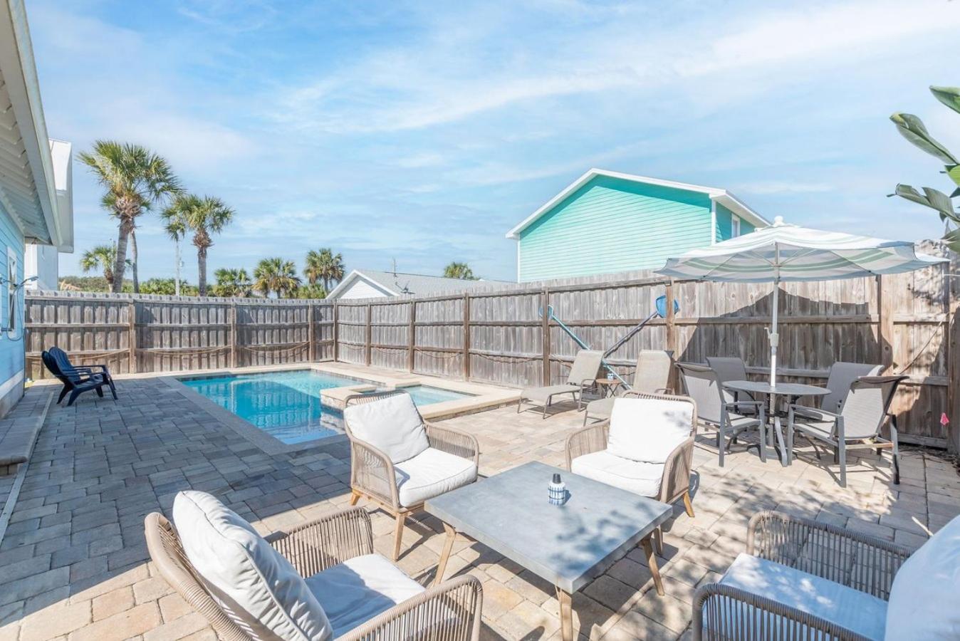 Hip Nautic Bch Htd Pool Hot Tub view 3