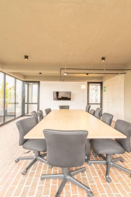 Ideally located, stylish and functional apt
