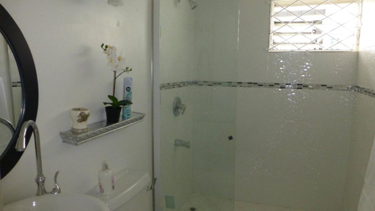 Rockley Golf Club 309 2 Bed 2 Bath Pool Tennis Bar