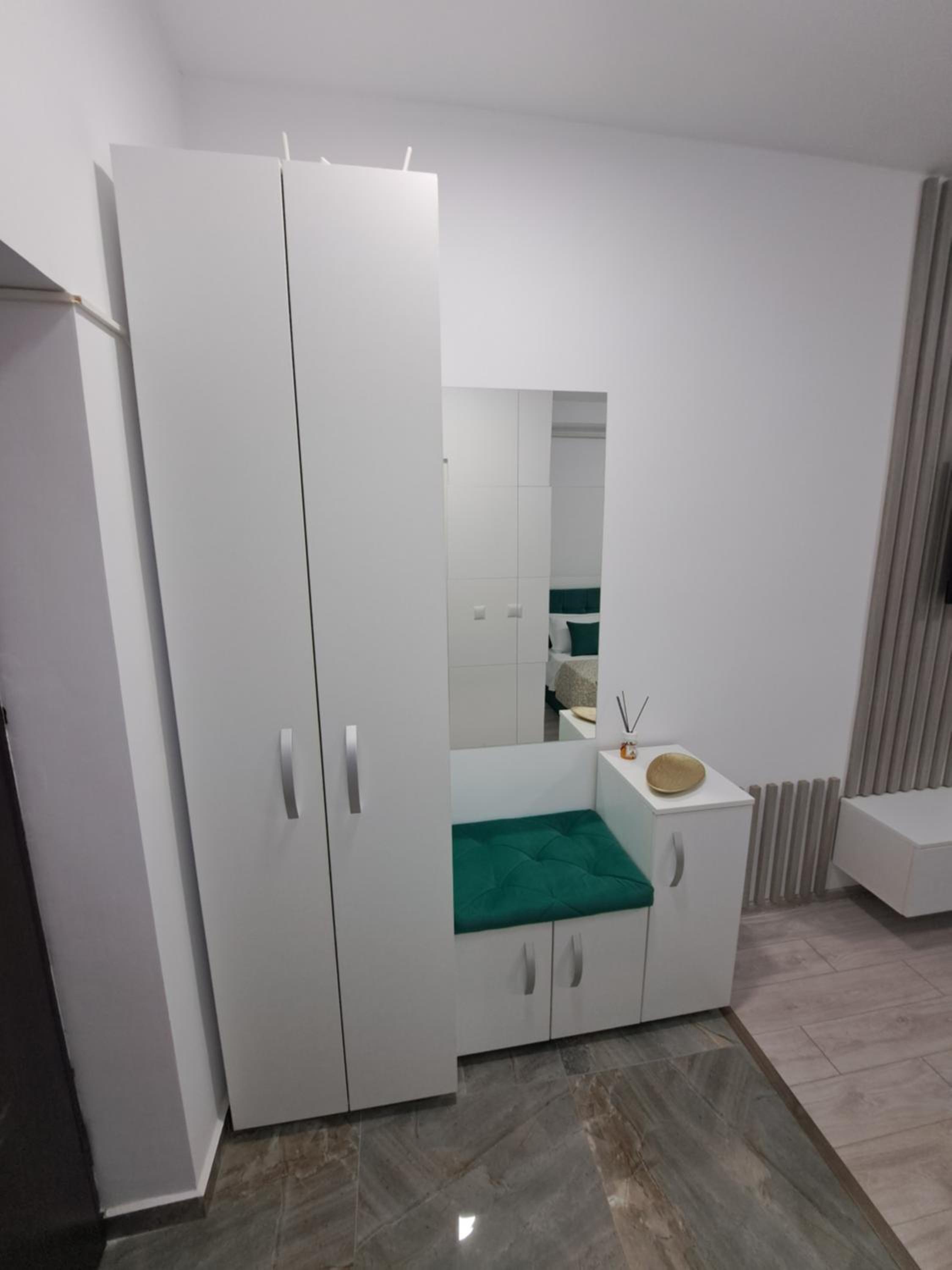 Anne Studio view 5