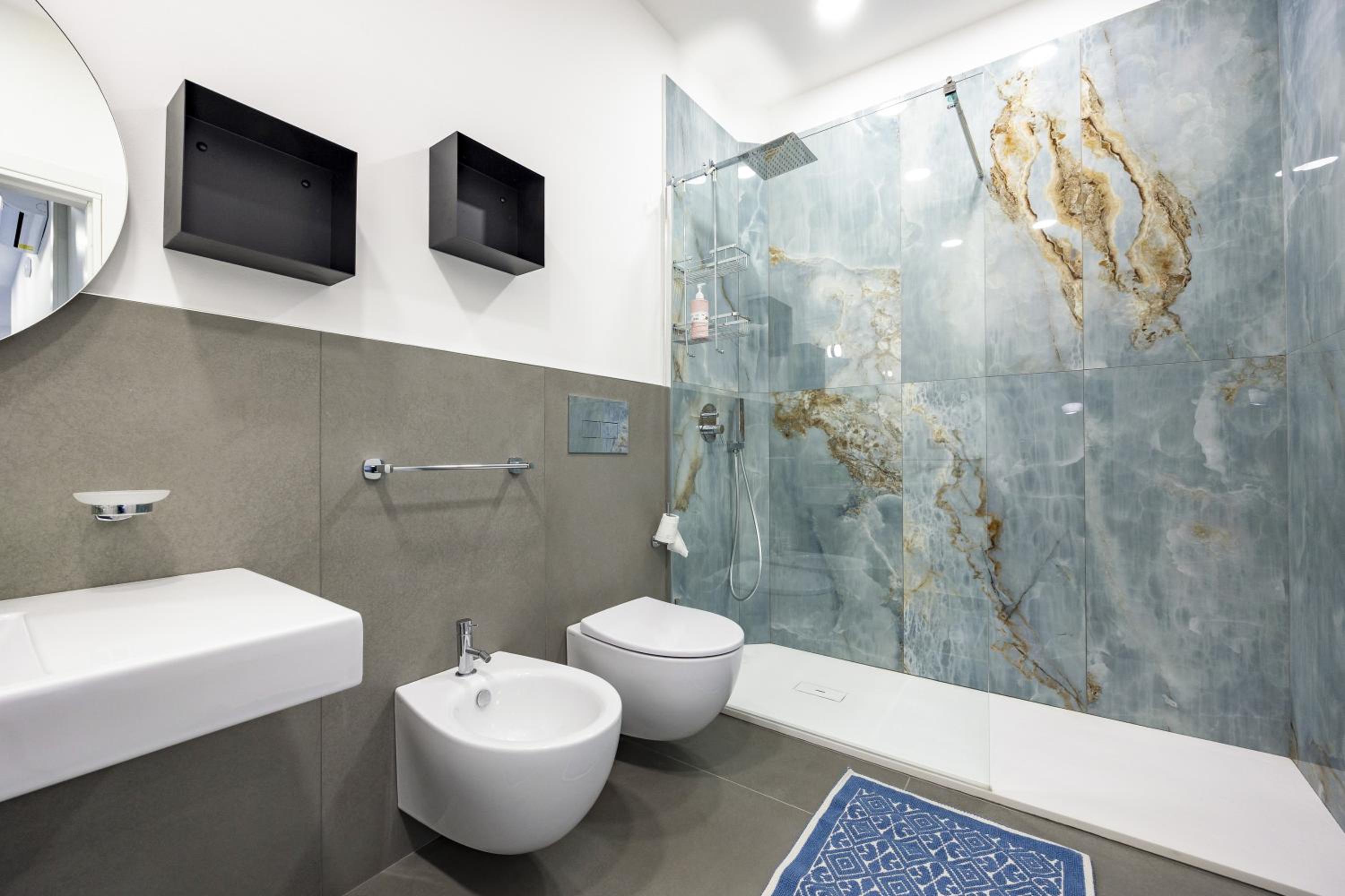 Seaview Apartment en Patti — bathroom