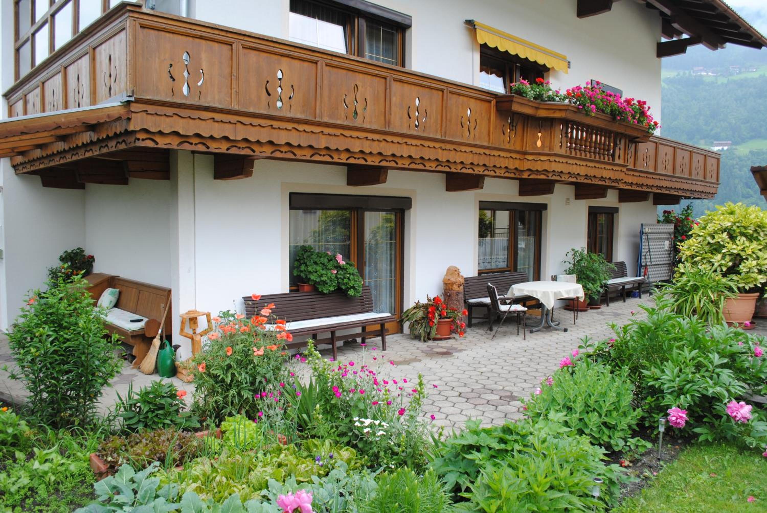 Haus Holaus Helga