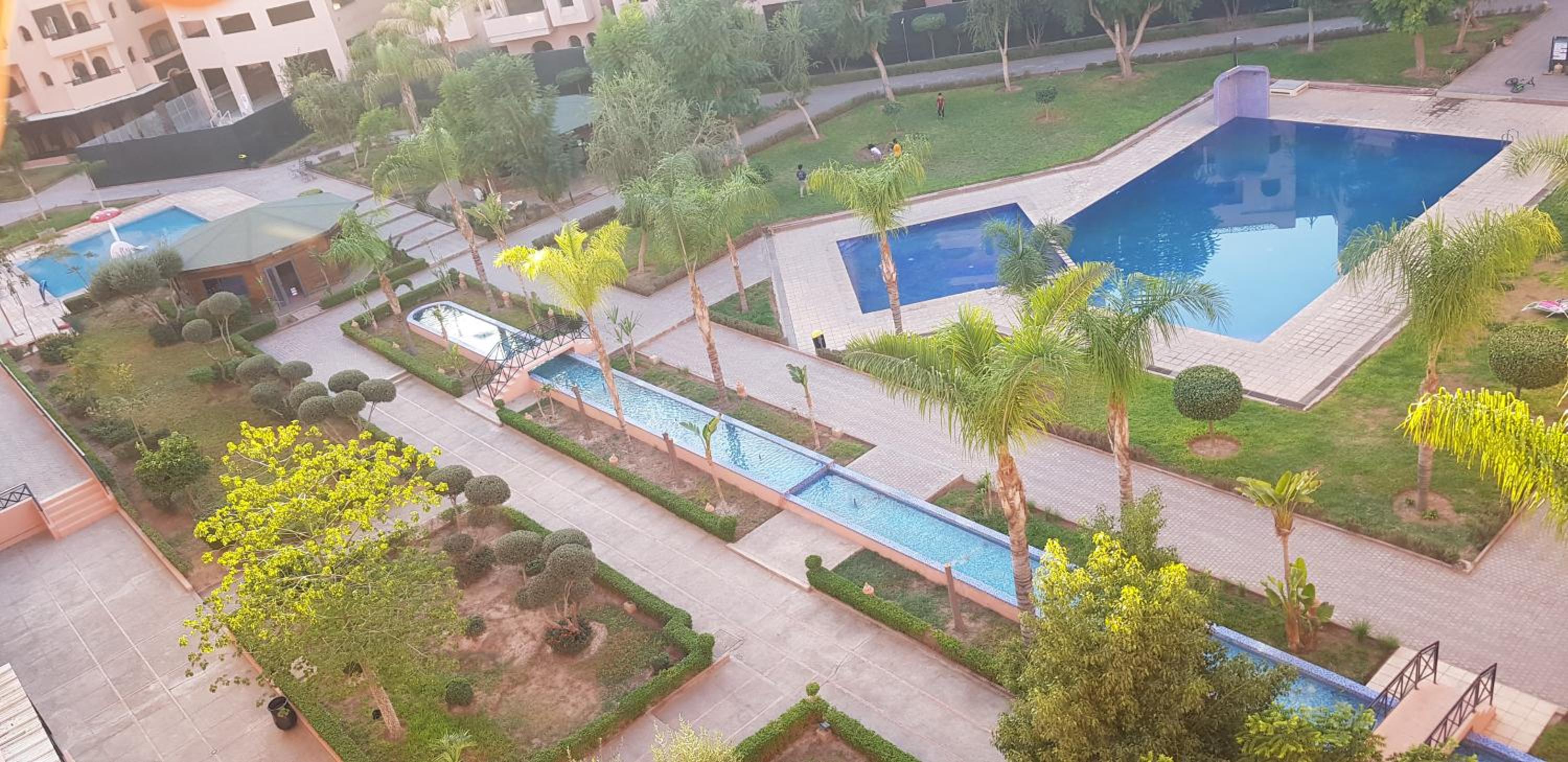 un moderne chic appartement vue sur piscine view 3