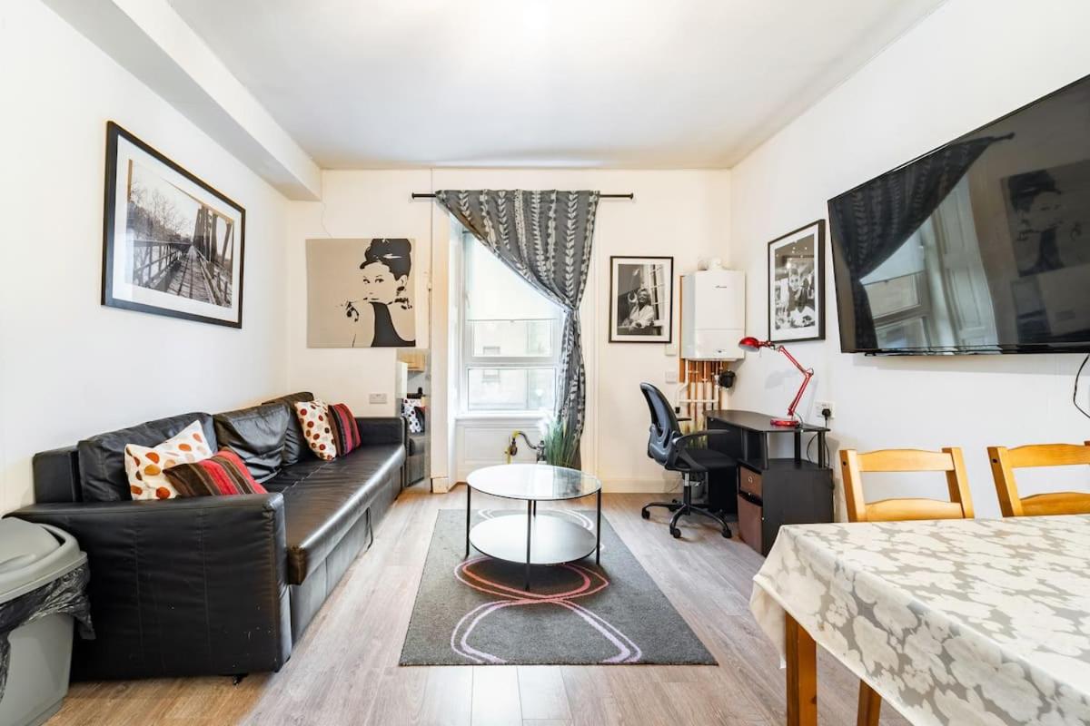 Charles Apartment view 4