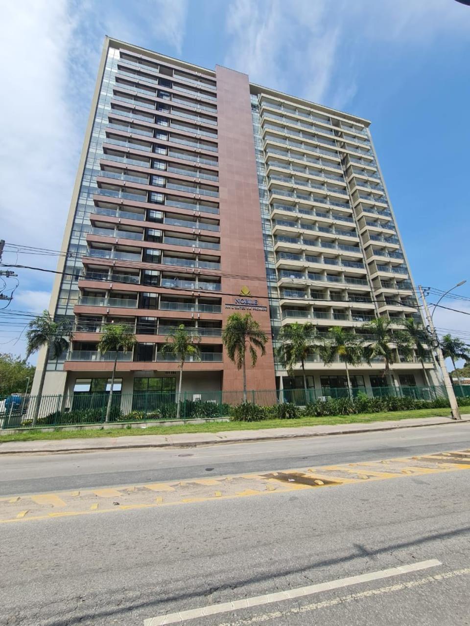 Suíte com varanda em Via Premiere - Rio centro