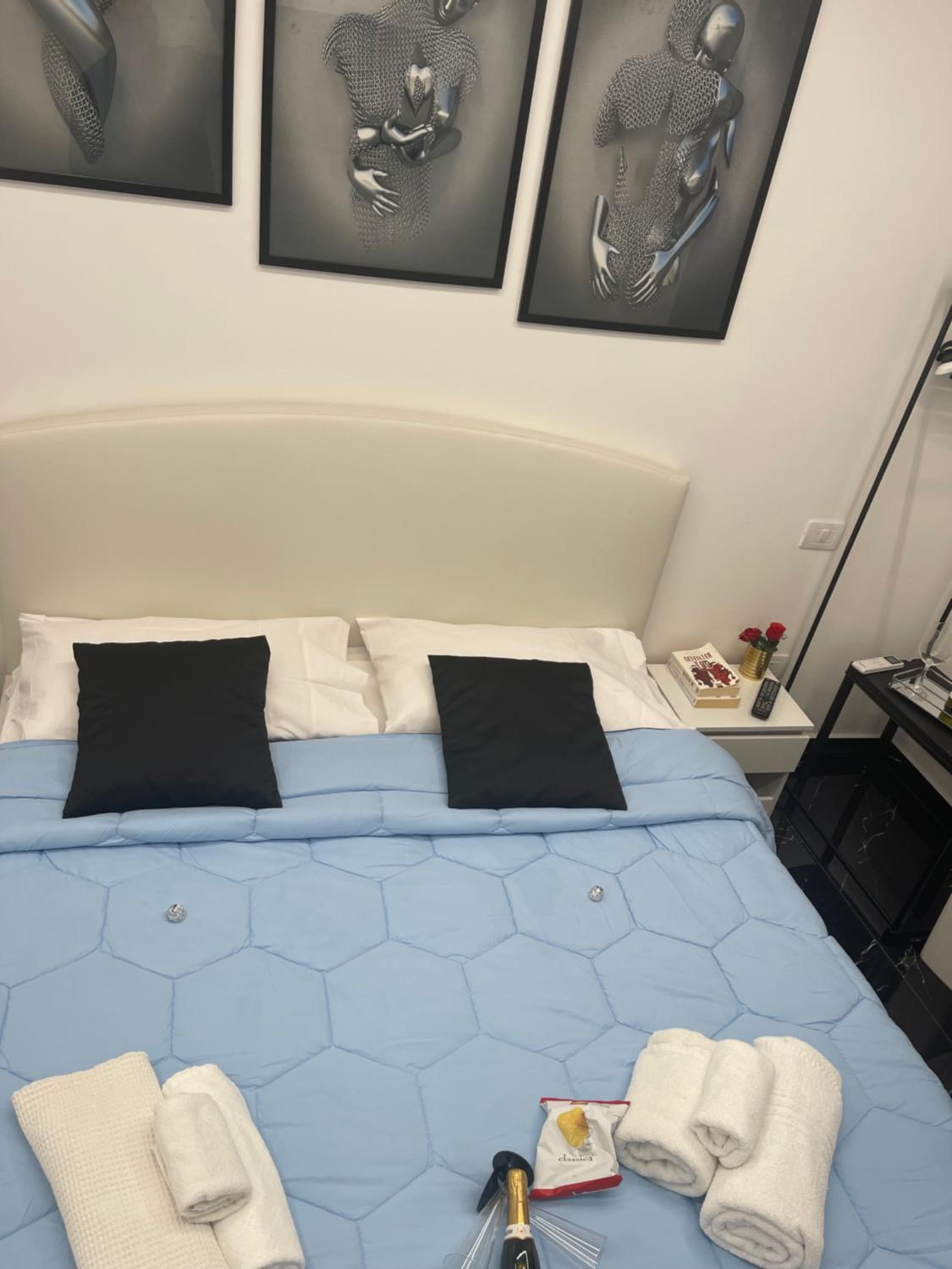Lux House Naples Airport