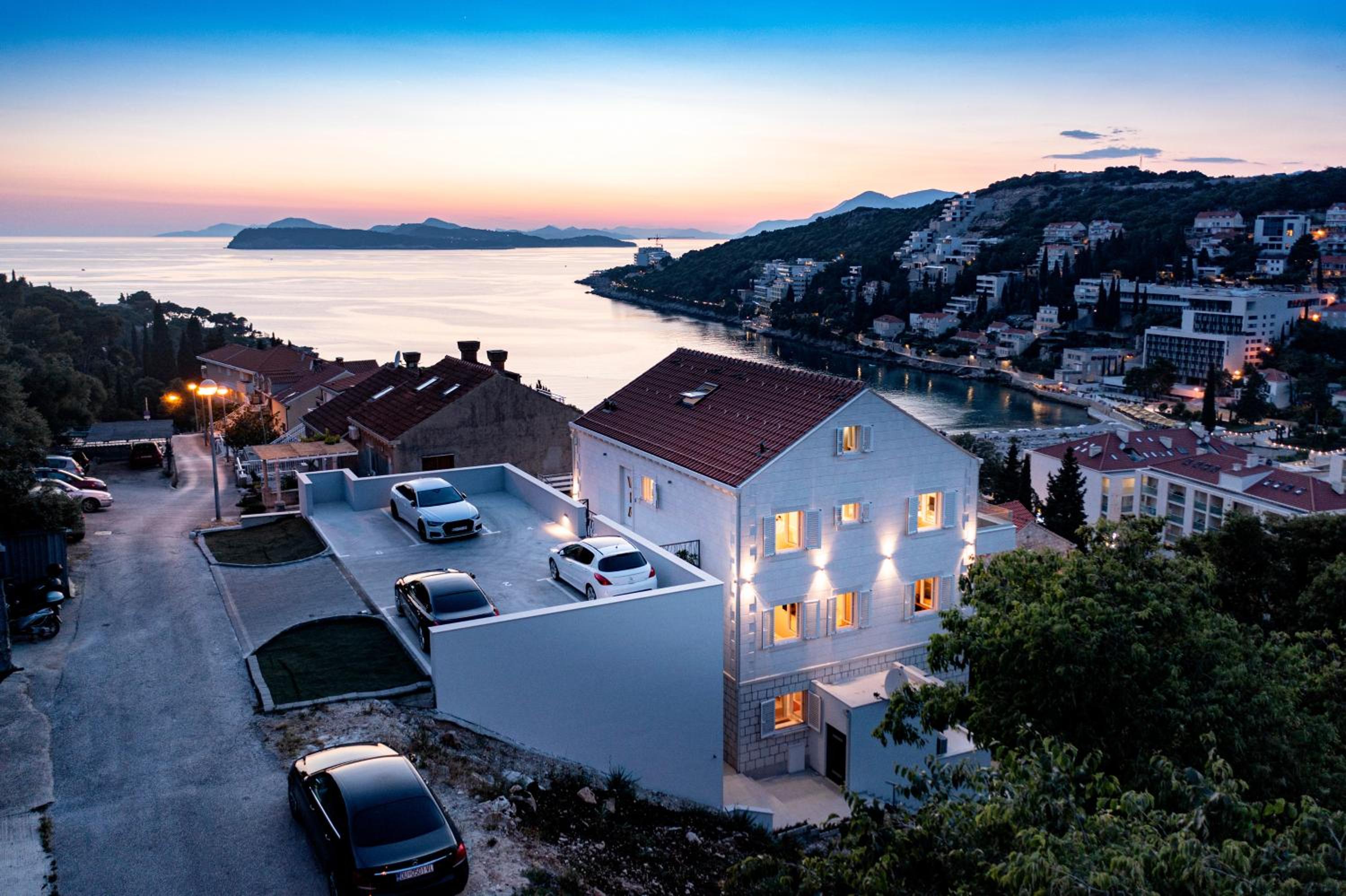 Sunset Luxury Residence II