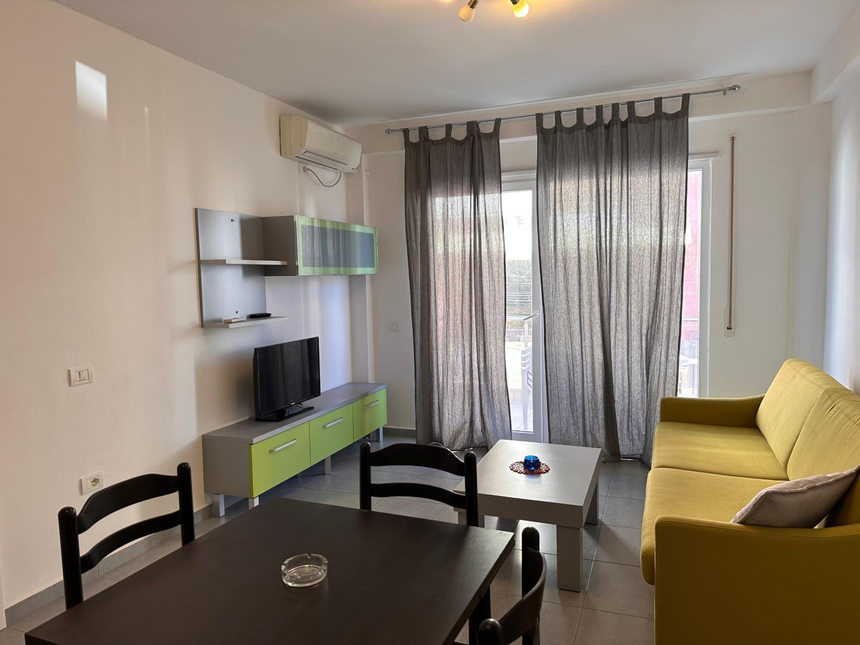 White Apartment - Green
