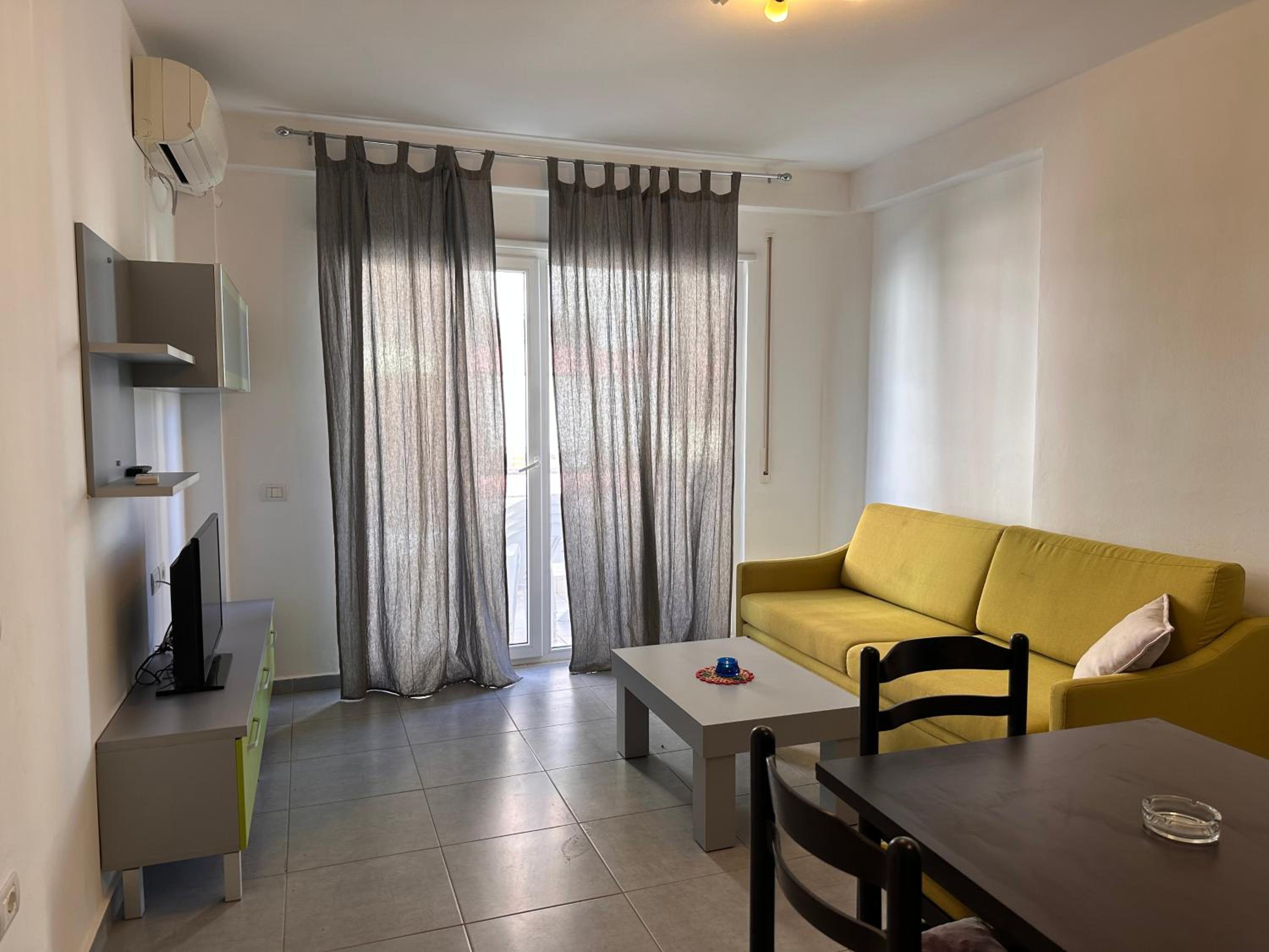 White Apartment - Green