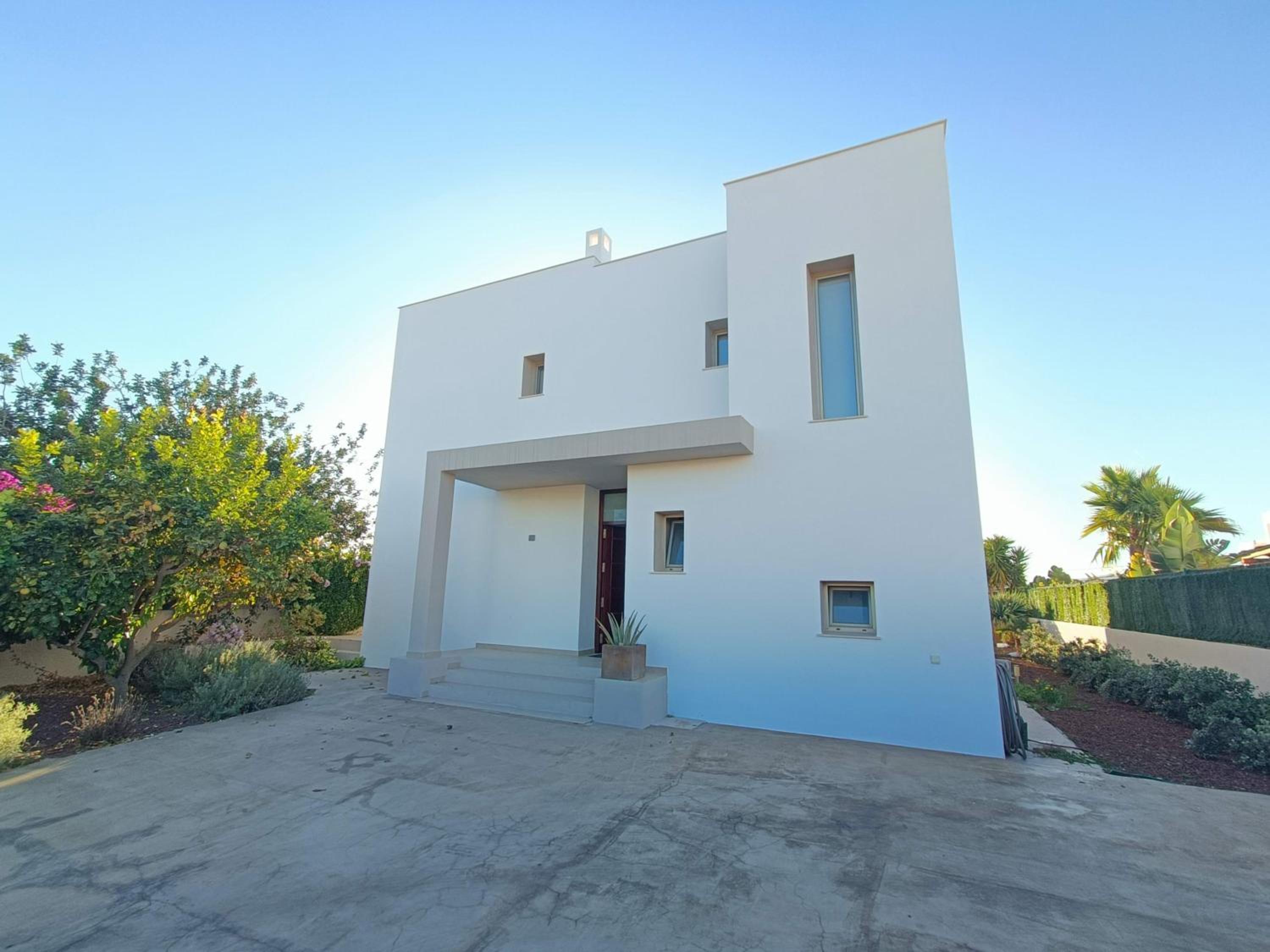 Moderna casa con piscina privada