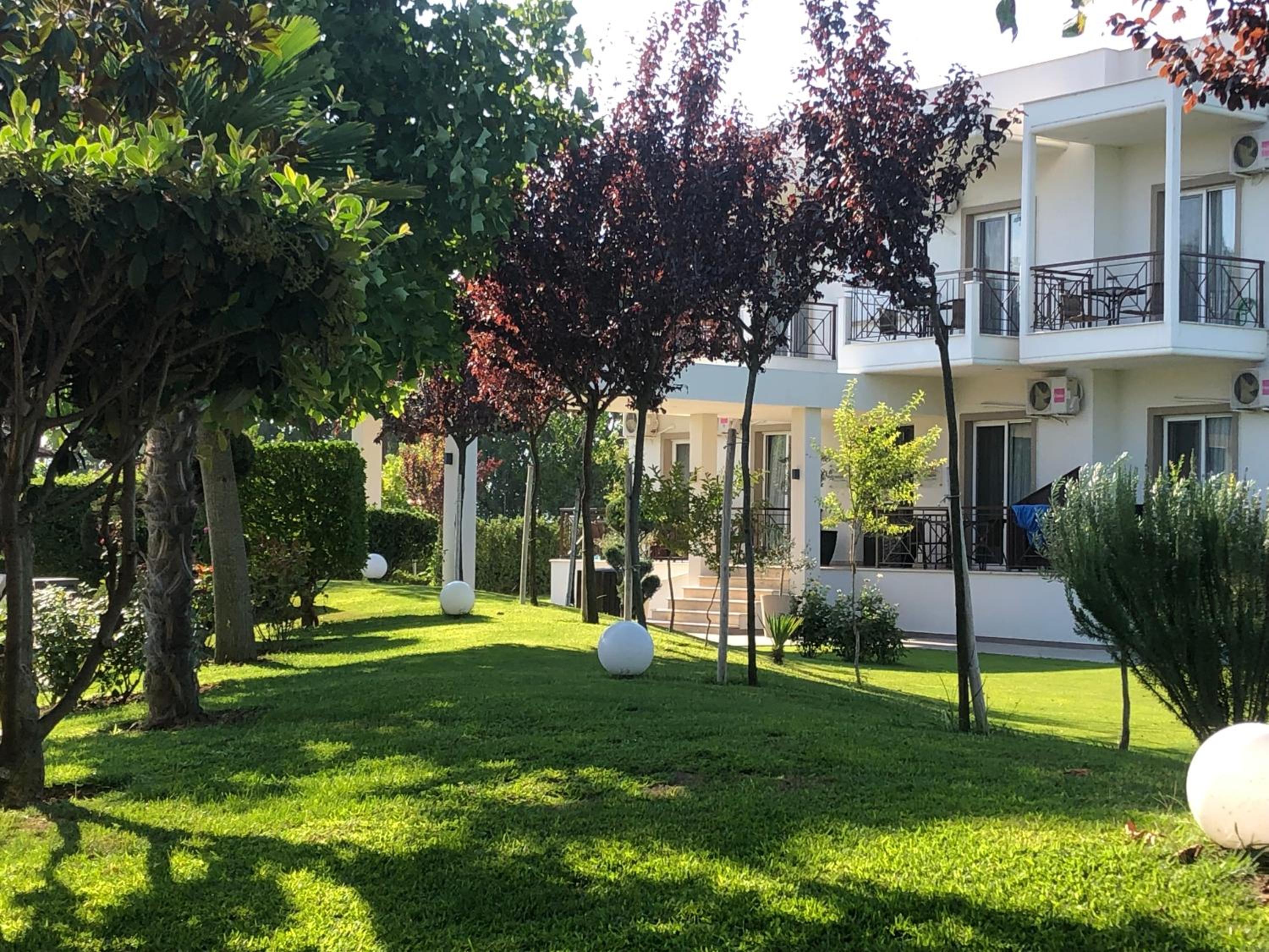 Hotel Maison Hotel - Image 1