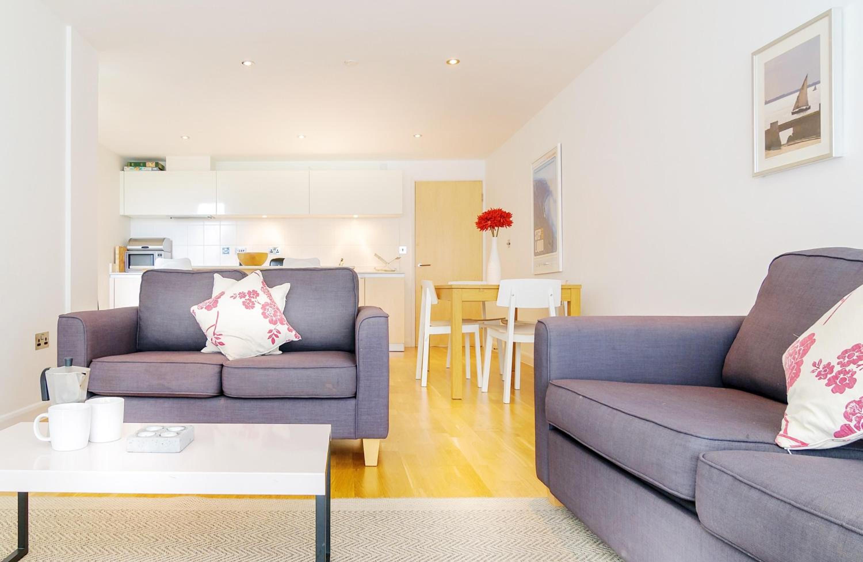 Cinq 5 Zinc view 5