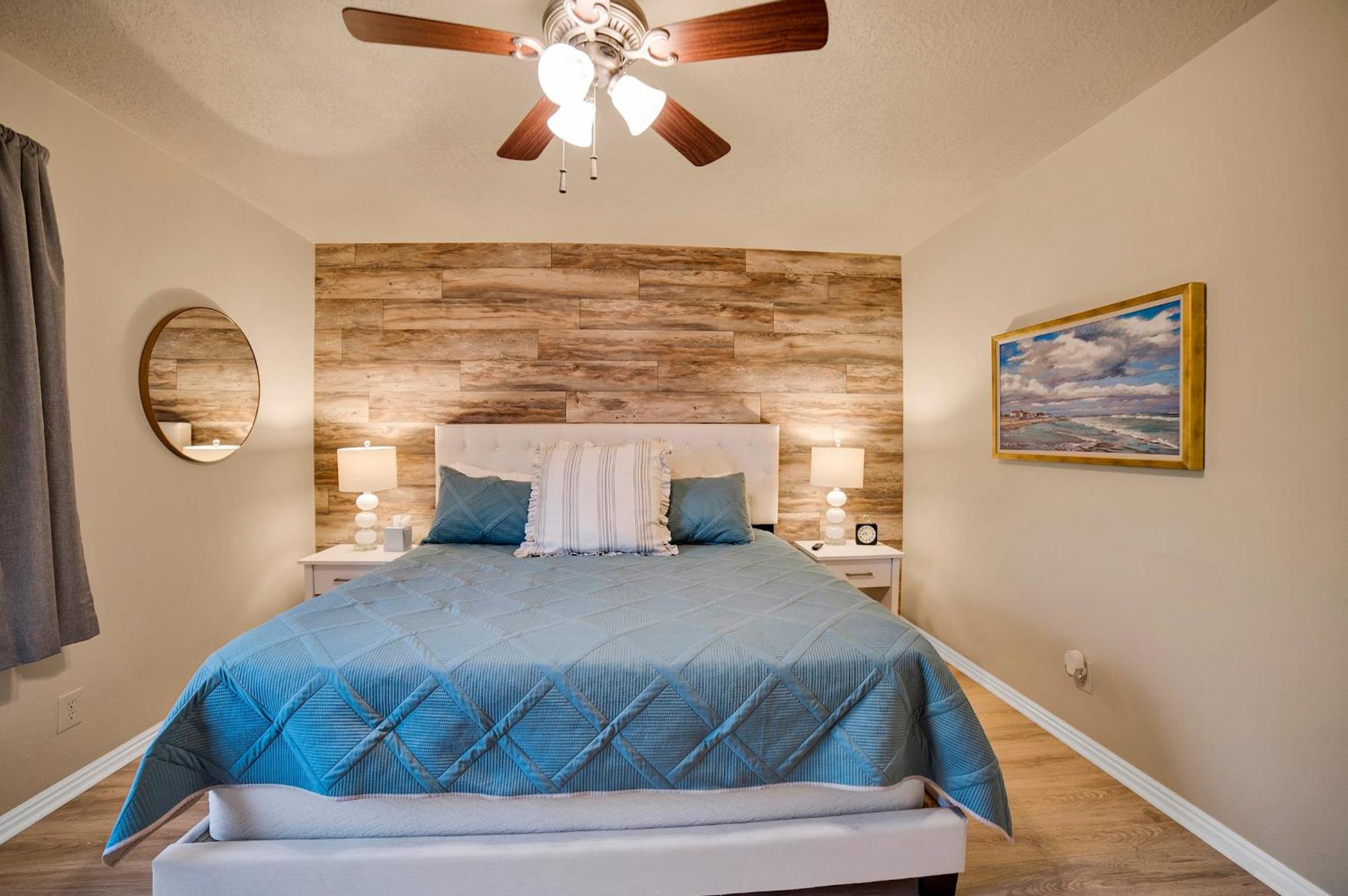 Mesquite 2BR Townhome with Pool & Gym Access view 5