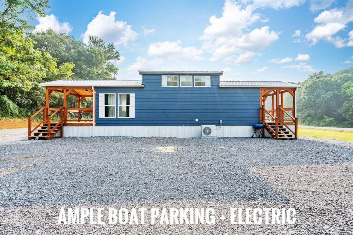 8 All Decked Out, Luxury Tiny House, Boat Parking Mins to Lake Guntersville, Downtown - Property Image 25