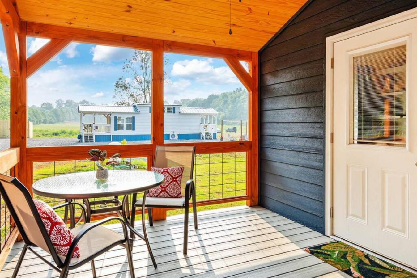 8 All Decked Out, Luxury Tiny House, Boat Parking Mins to Lake Guntersville, Downtown - Property Image 23