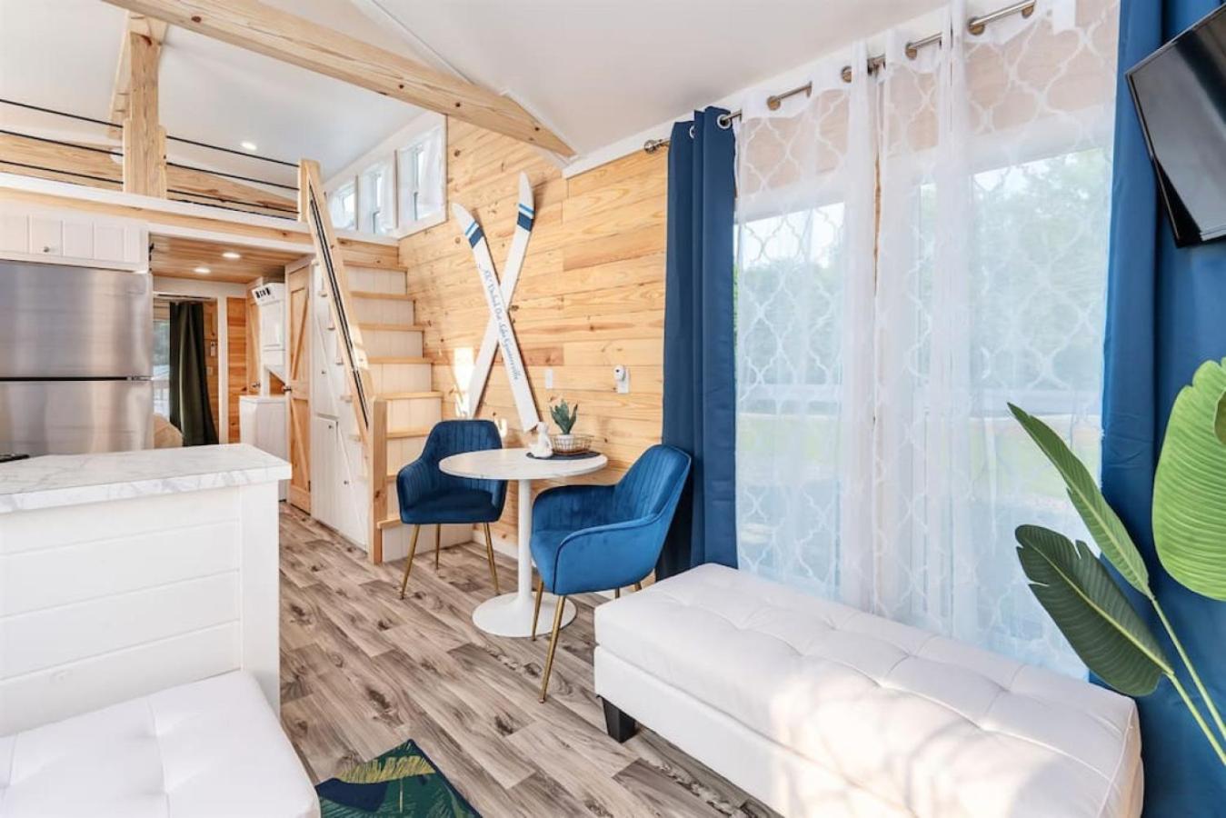 8 All Decked Out, Luxury Tiny House, Boat Parking Mins to Lake Guntersville, Downtown - Property Image 21