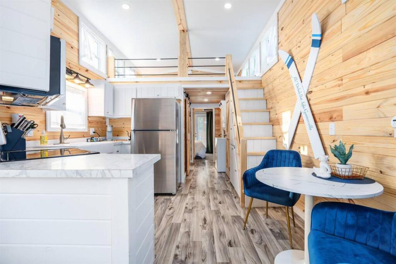 8 All Decked Out, Luxury Tiny House, Boat Parking Mins to Lake Guntersville, Downtown - Property Image 16