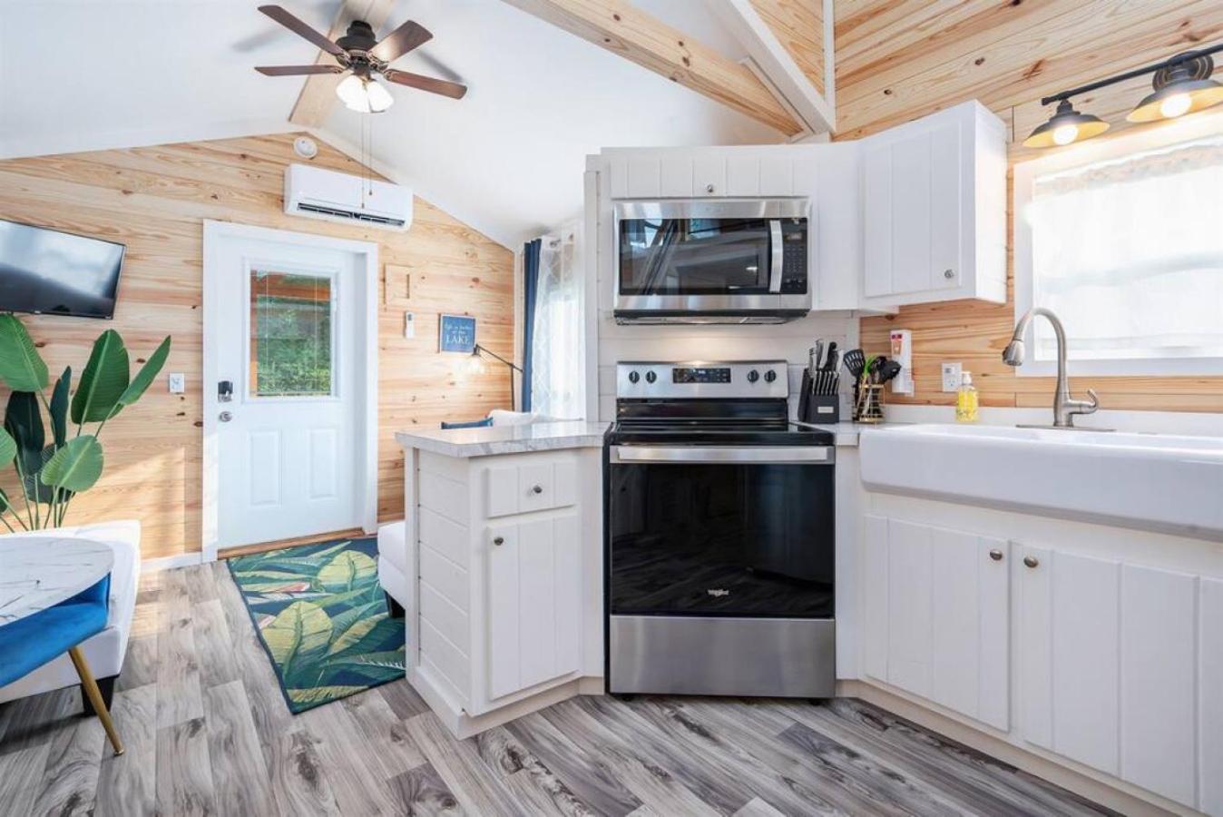 8 All Decked Out, Luxury Tiny House, Boat Parking Mins to Lake Guntersville, Downtown - Property Image 14