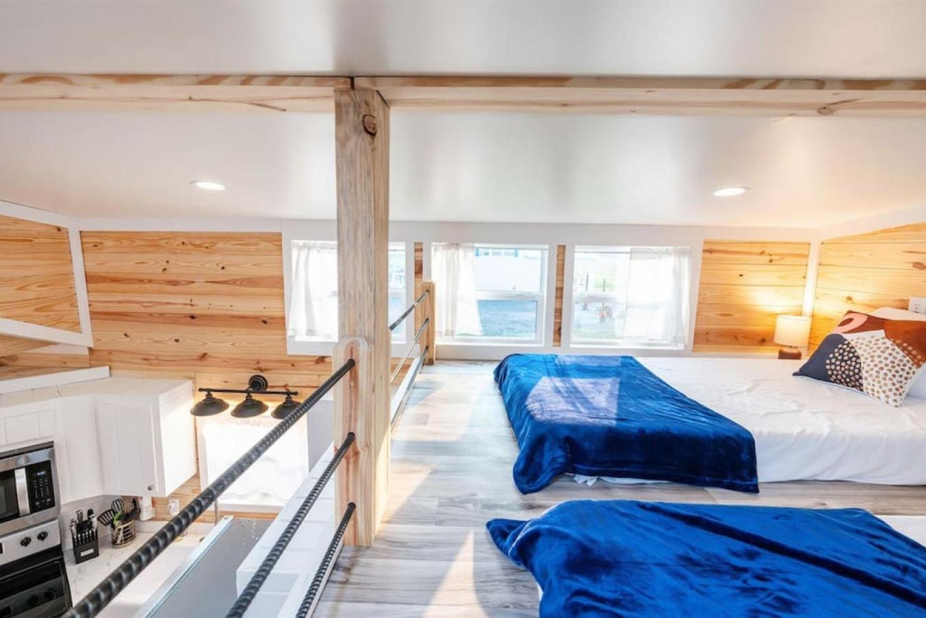 8 All Decked Out, Luxury Tiny House, Boat Parking Mins to Lake Guntersville, Downtown - Property Image 7