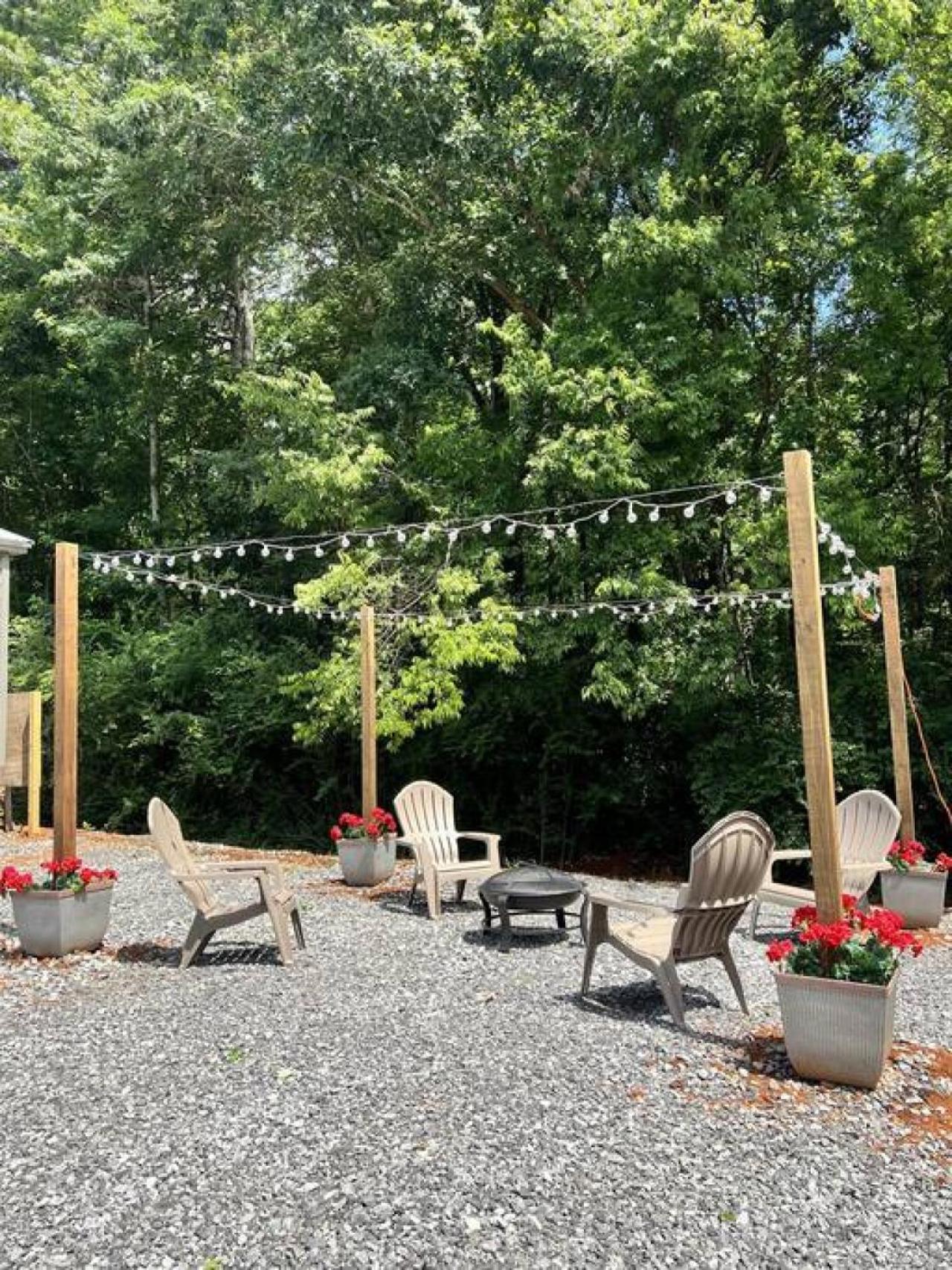 2 Villa D'Azur Luxury Tiny House Mins to Lake Guntersville, Downtown, Firepit view 4