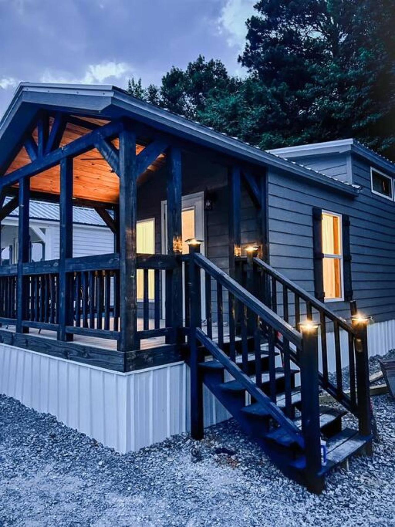 3 Bearly Working Luxury Tiny House Firepit Mins to Lake Guntersville view 3
