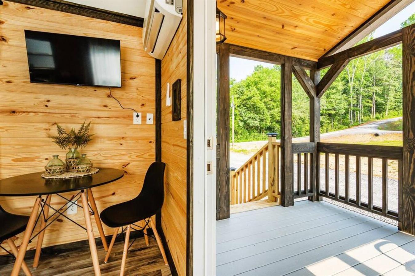 3 Bearly Working Luxury Tiny House Firepit Mins to Lake Guntersville view 5