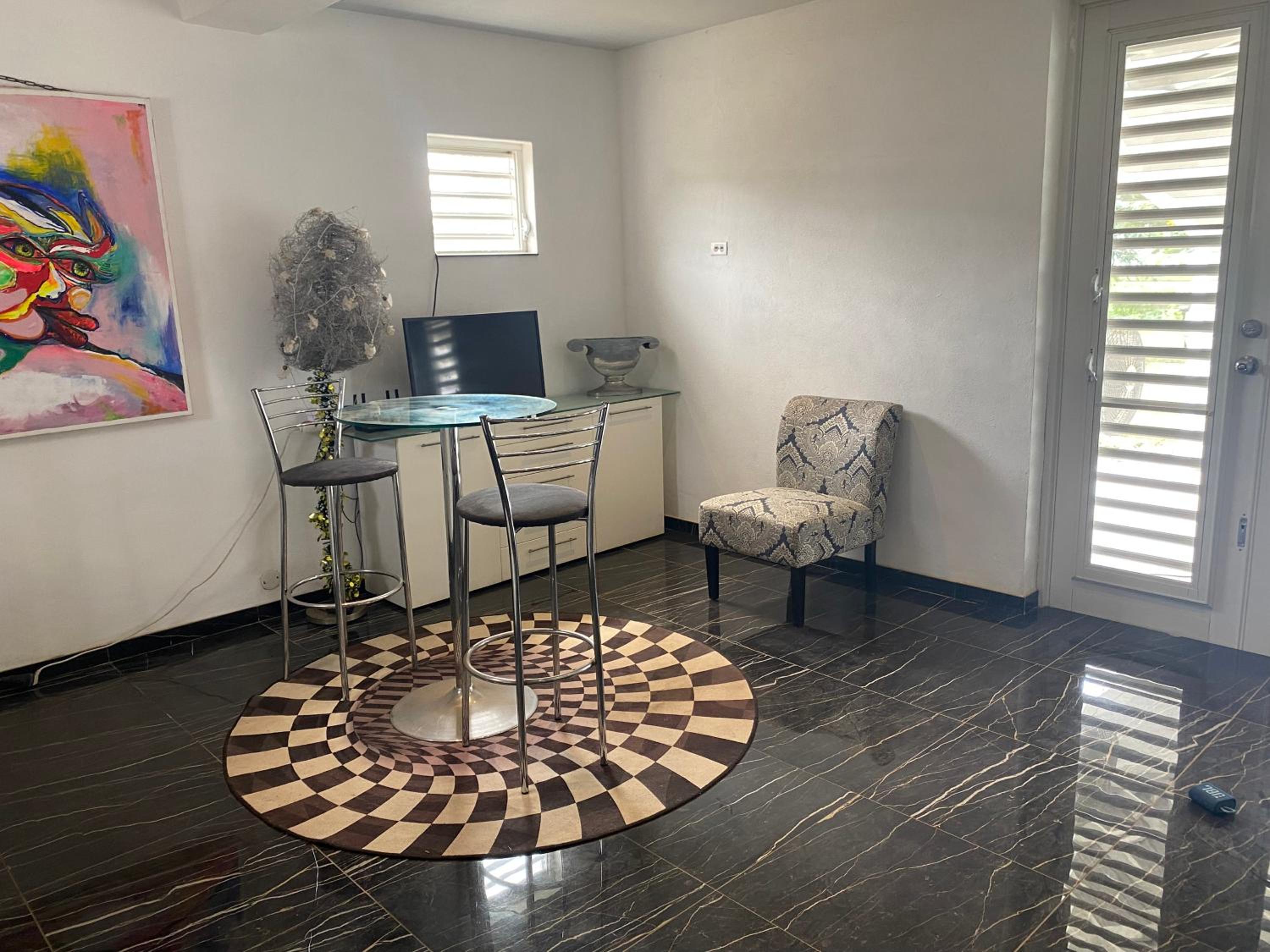 The Beach House and 2 appartments for full or separate rental, all with pool and private beach