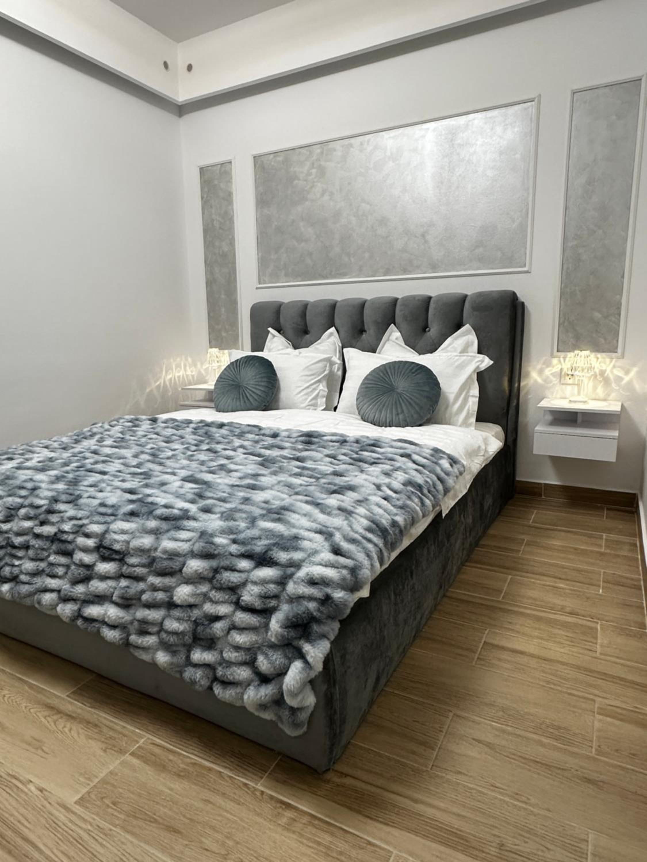 Luxury Studio 7 view 4