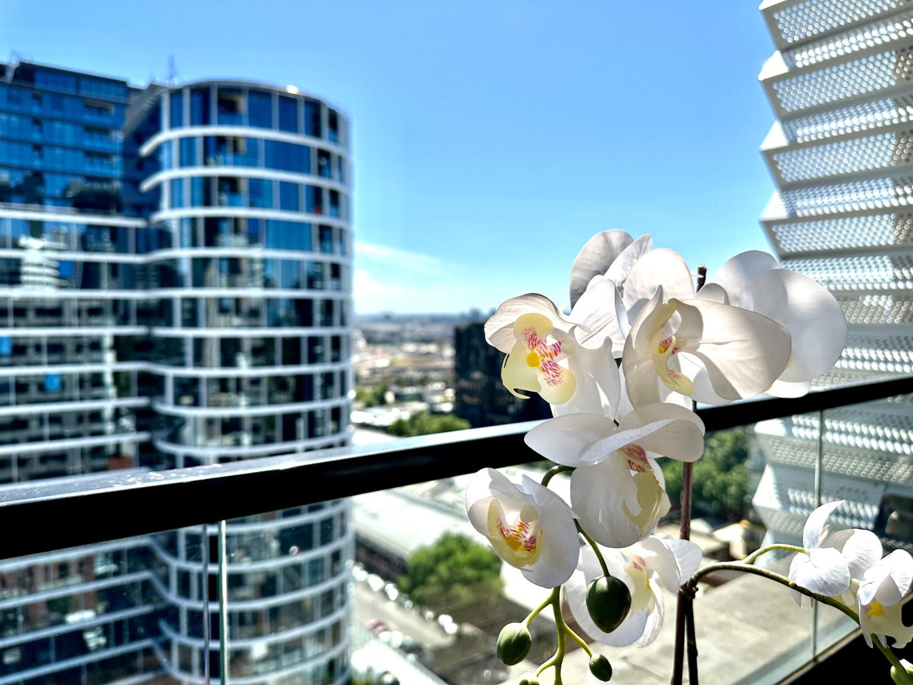 Melbourne Magic on Spencer: Stylish City Living
