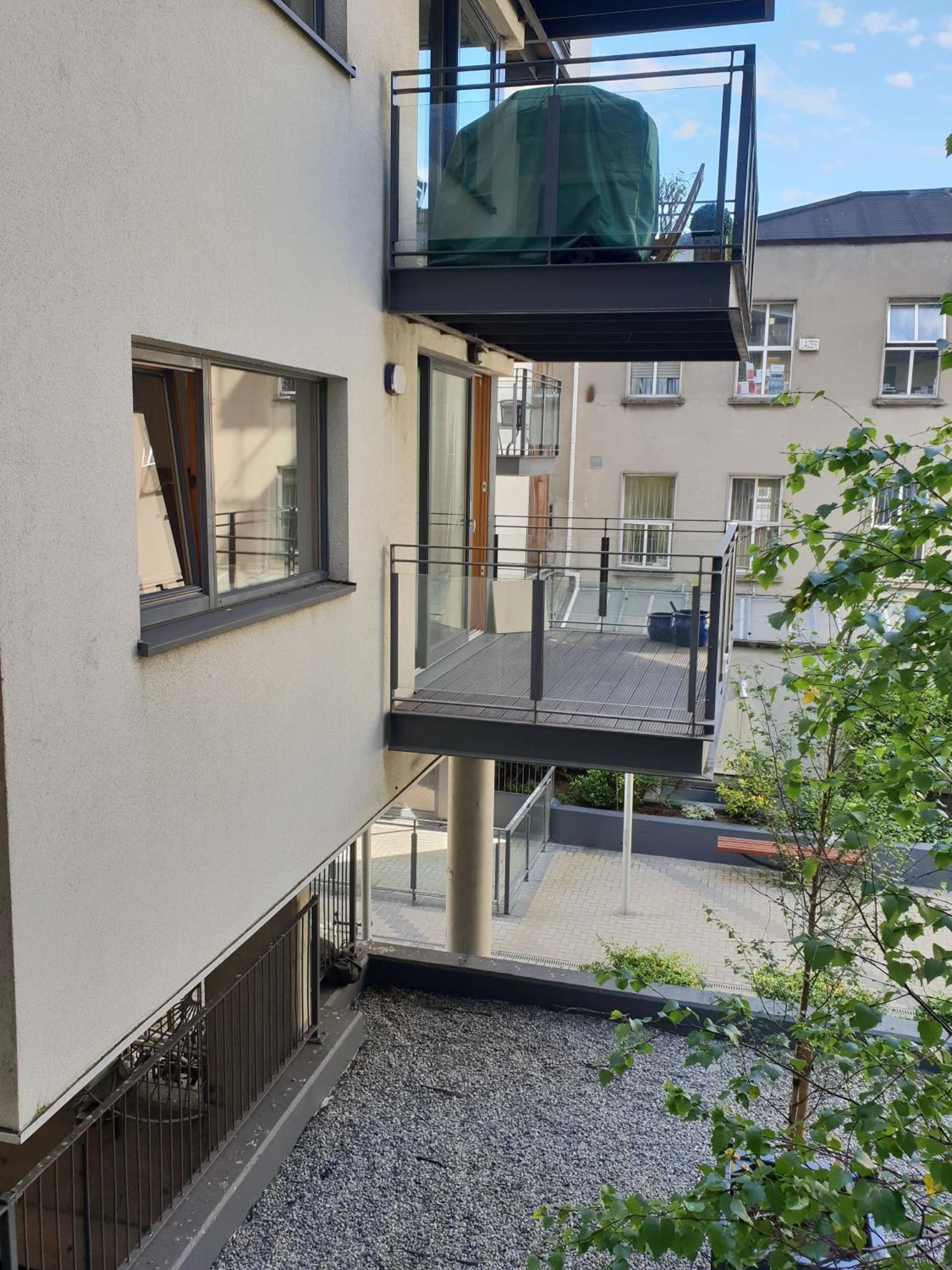 Secluded and spacious apartment
