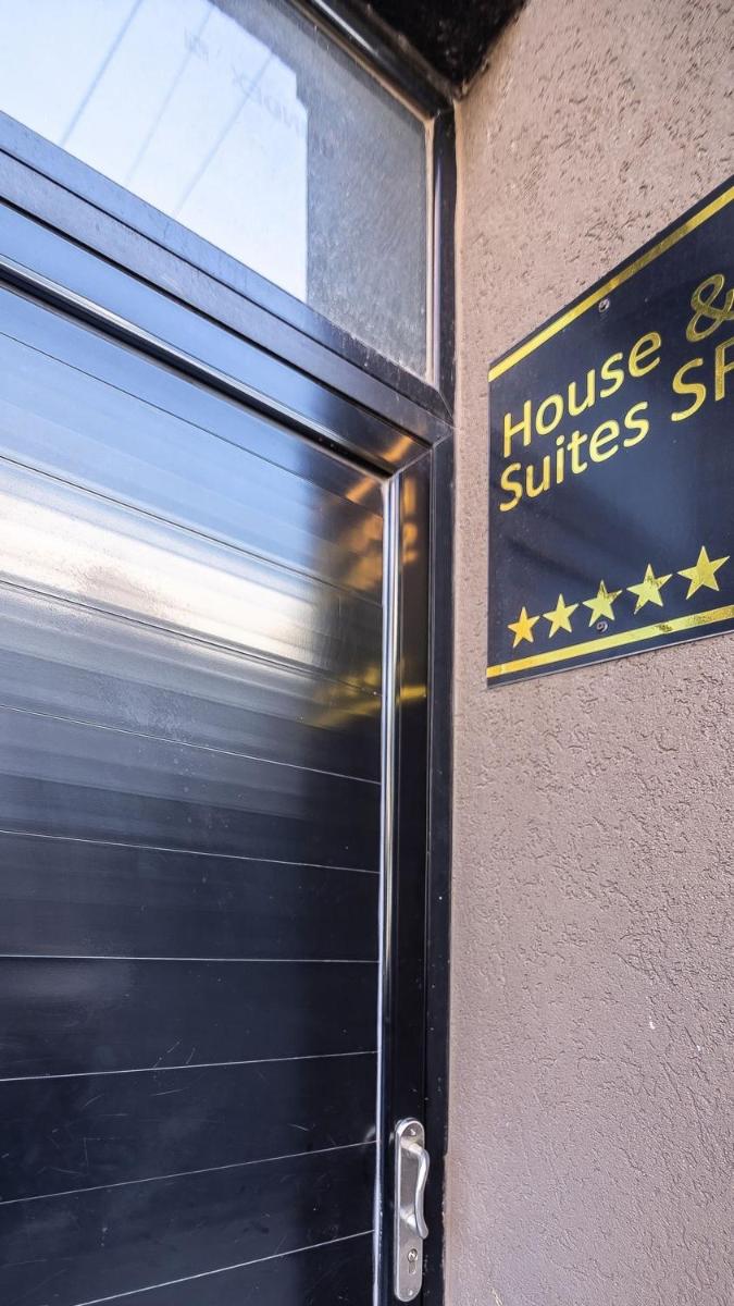 House and Suites SF