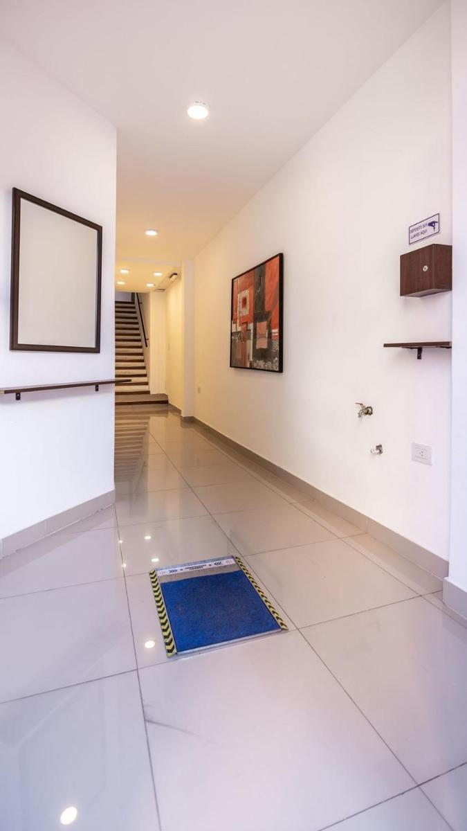 House and Suites SF