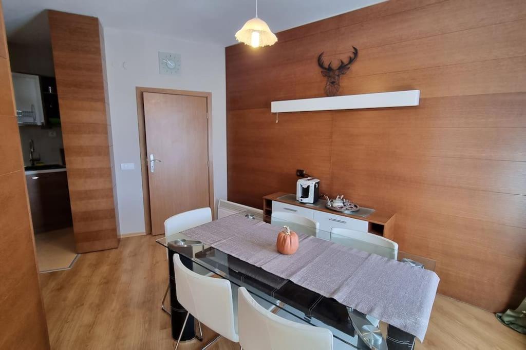 BH & Semiramida Ski Apartment