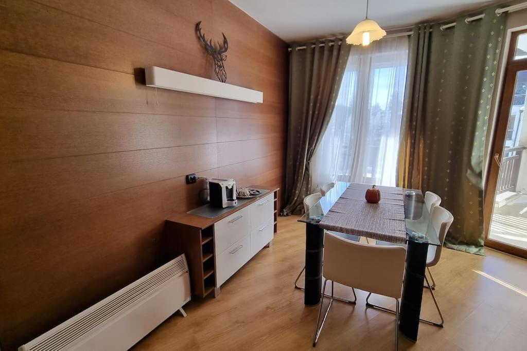 BH & Semiramida Ski Apartment