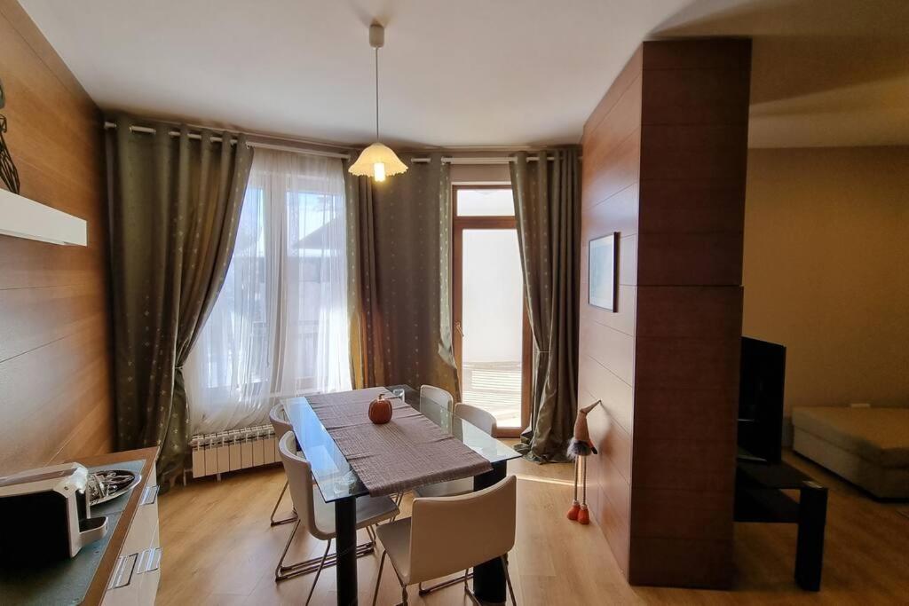 BH & Semiramida Ski Apartment