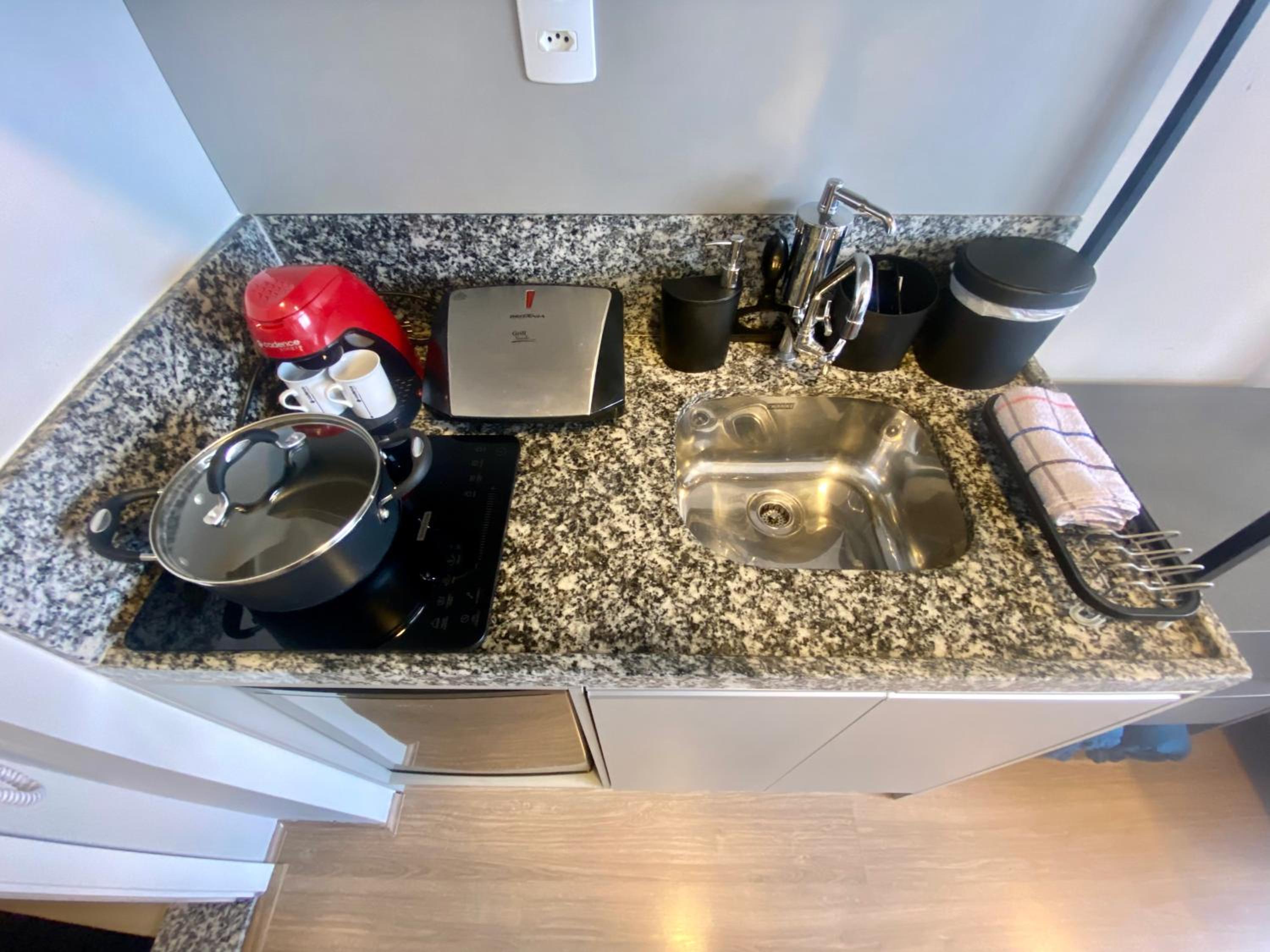MV 57A Divino Apartamento Em Frente Ao Metrô Brás ! Ap 57 A Torre 2 - Rua Coronel Mursa, 56 - Bras