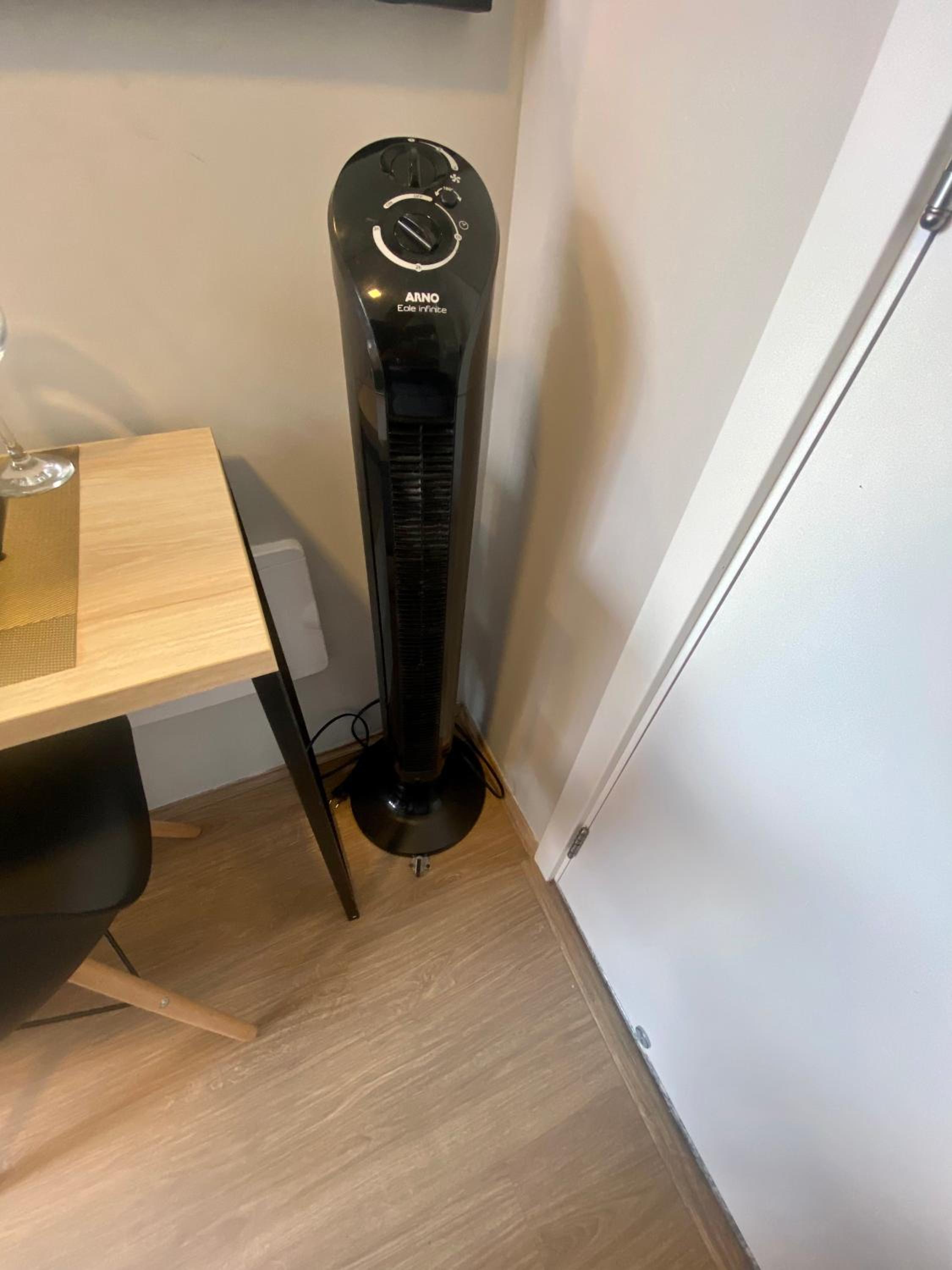 MV 57A Divino Apartamento Em Frente Ao Metrô Brás ! Ap 57 A Torre 2 - Rua Coronel Mursa, 56 - Bras