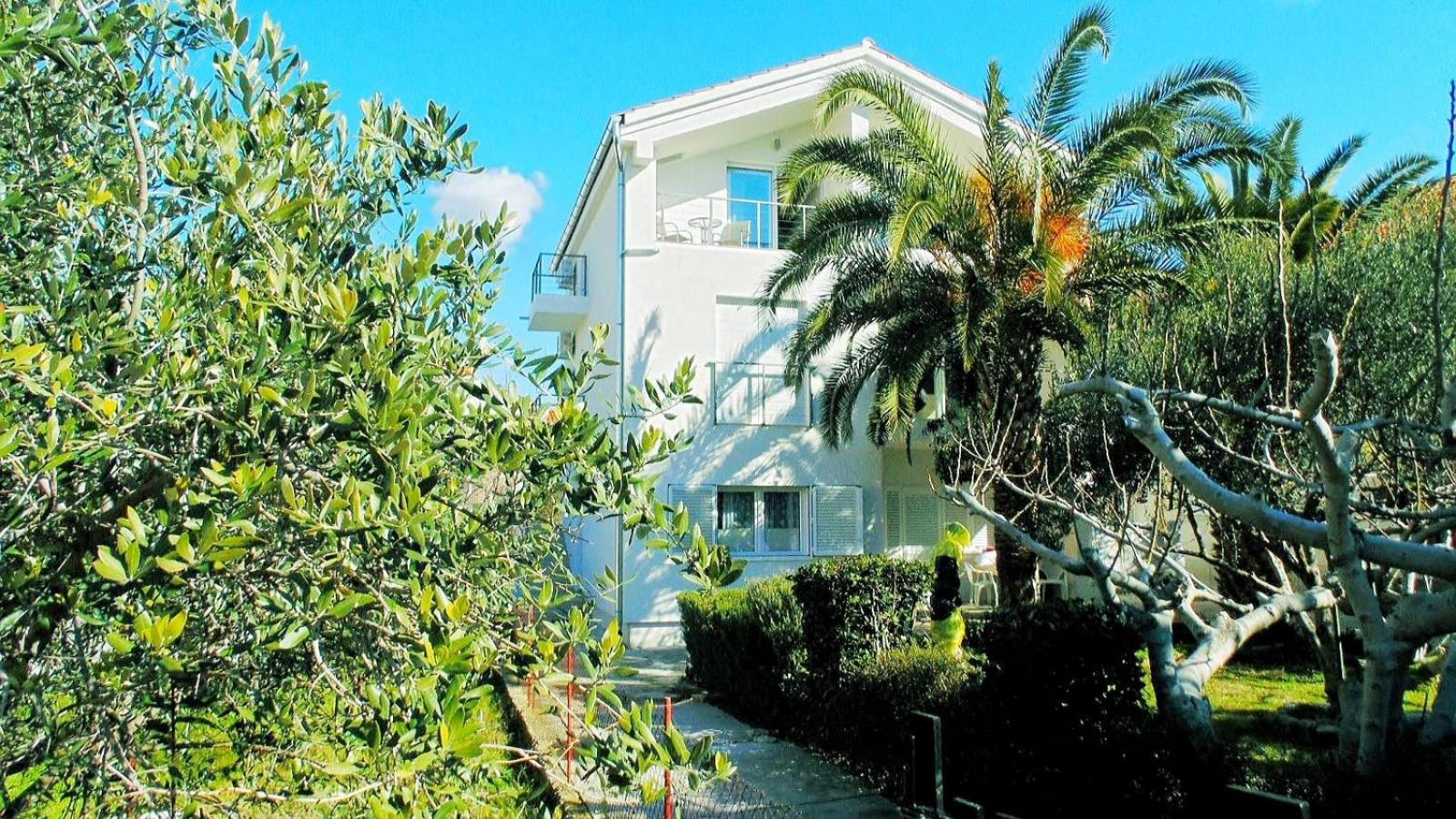 Refresh Boutique Apartments