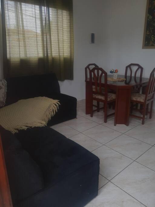 Casa com Piscina Aquecida e Ar Condicionado