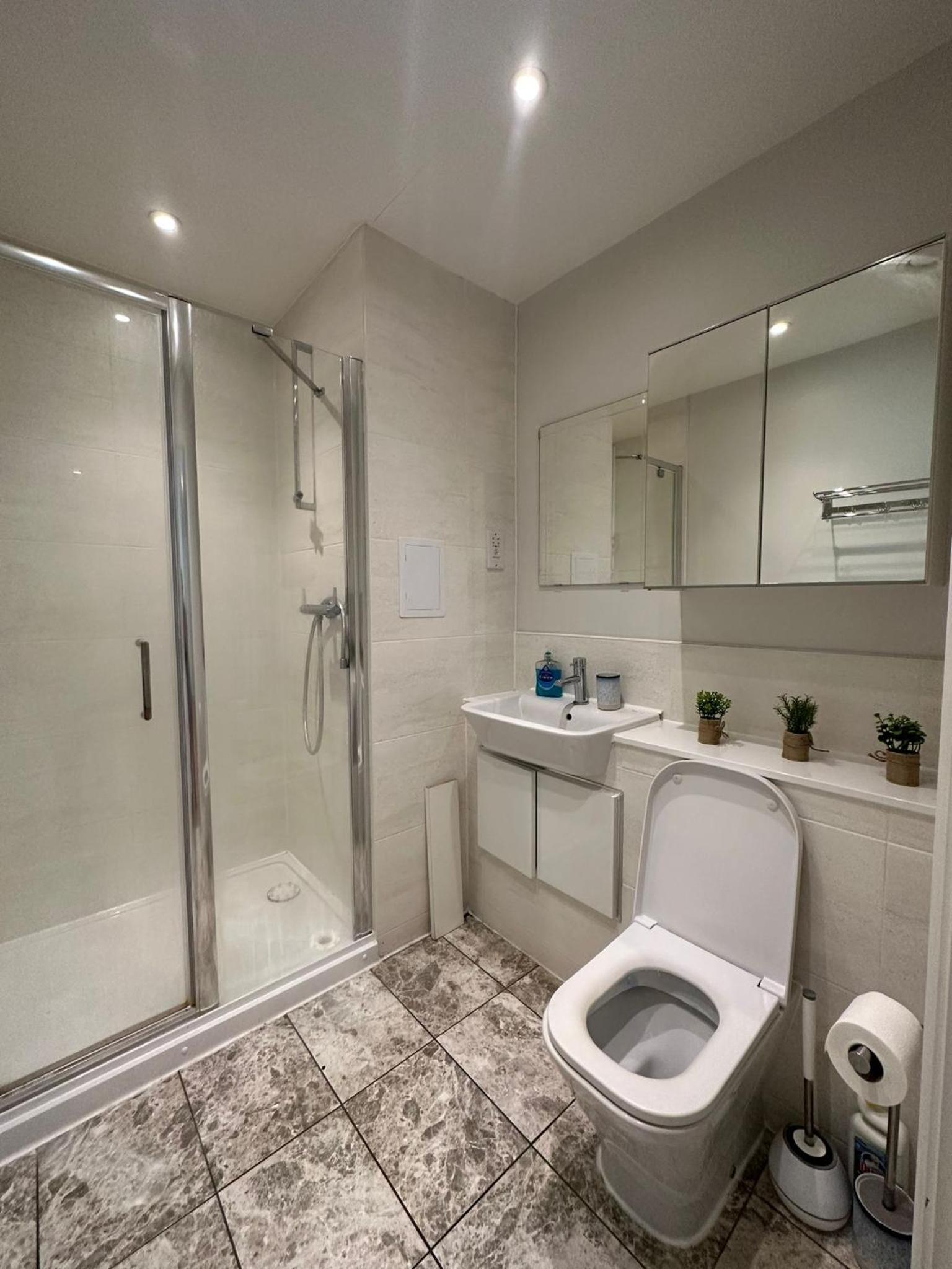 Uxbridge Apartment