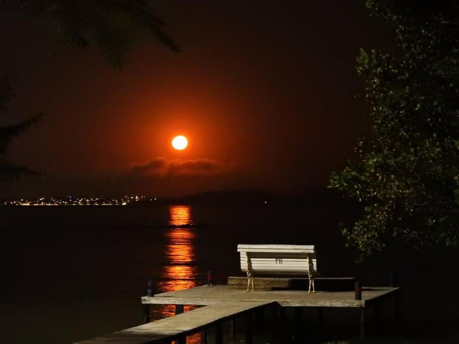 Um sonho de casa frente à laguna
