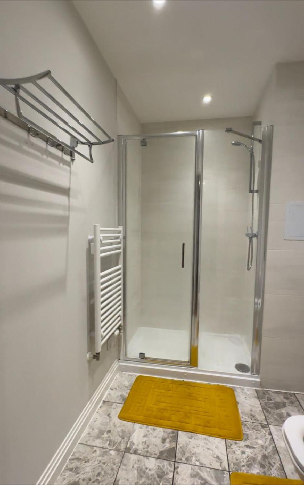Uxbridge Apartment