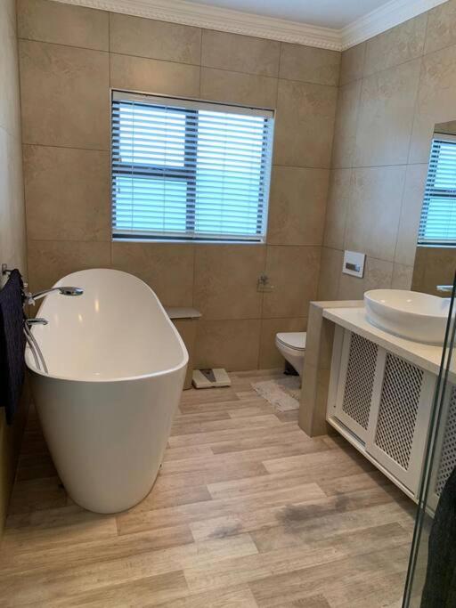 Fairways Villa @ Bunker Close view 2