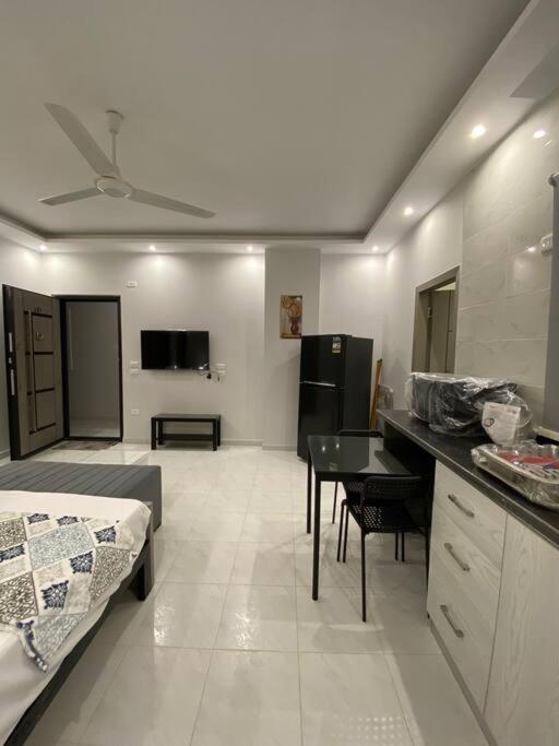Brand new studio prime location