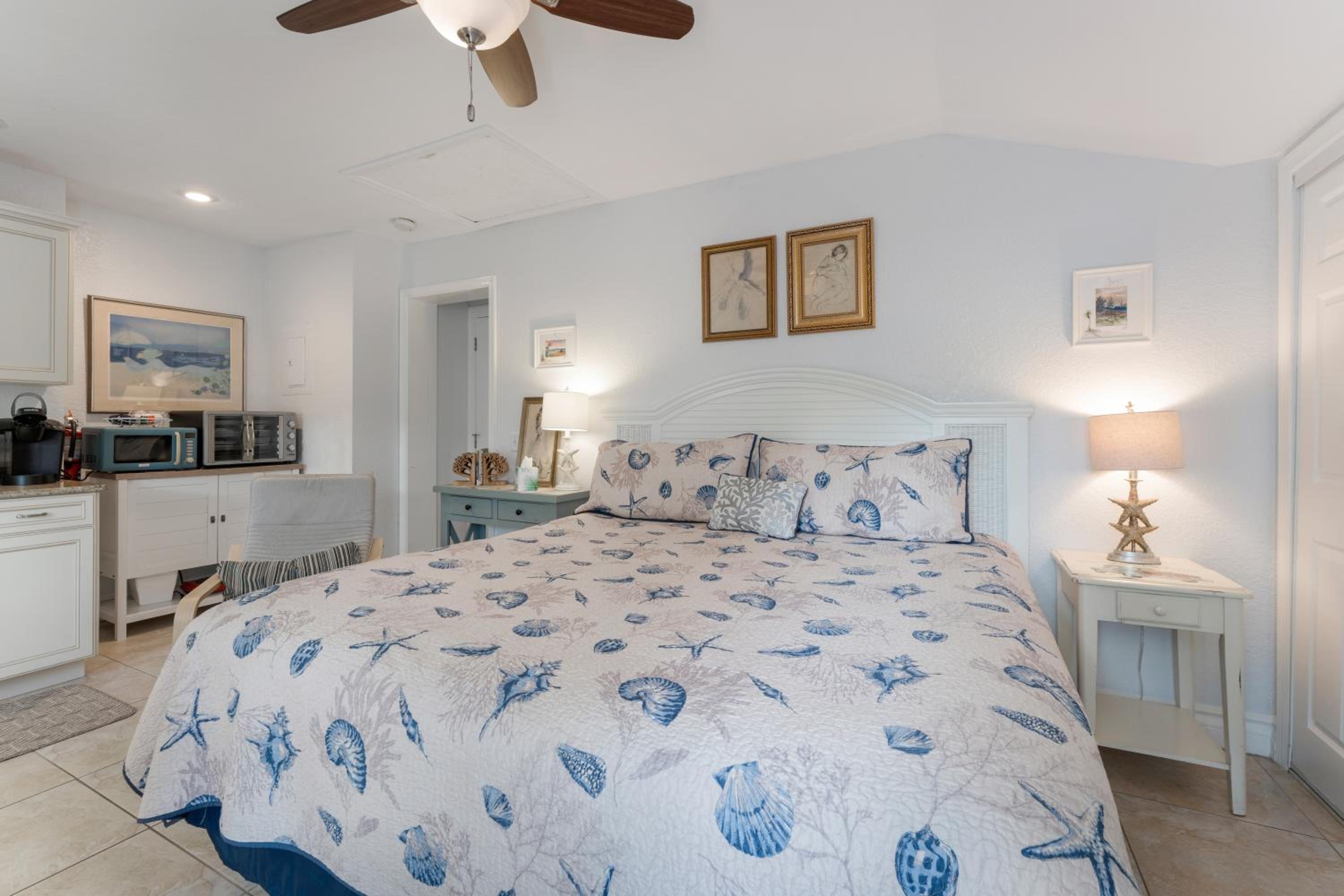 An Island Getaway at Palm Tree Villas